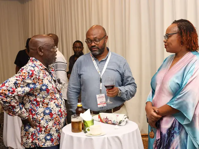 Delegates in conversation at the Opening Cocktail