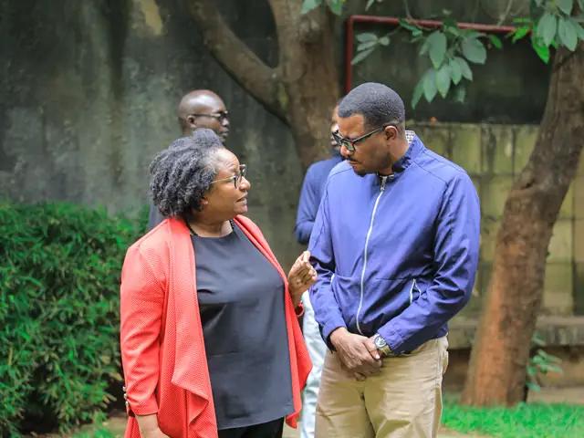 A conversation in the garden during the break